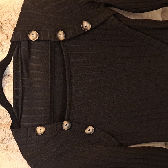 Adorable Top - Picture 4 of 4